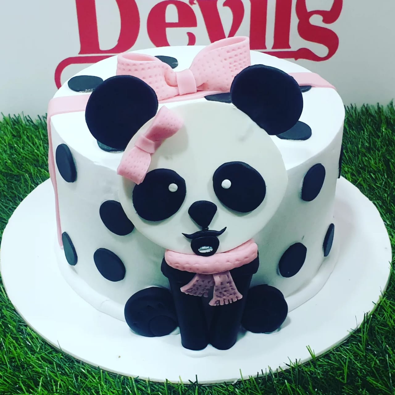 Lou & H's Cakes - A cute panda cake for a birthday... | Facebook